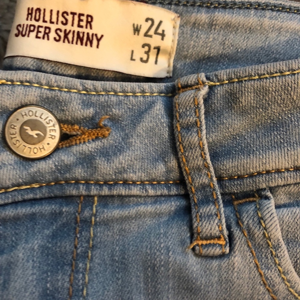Hollister Super Skinny light colored jeans